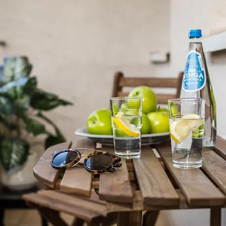 Rent Like - Emilii Plater 47 Warsaw